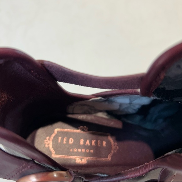 Ted Baker London Sybell Plum Leather Cut Out Buckle Detail Ankle Boots Sz 40